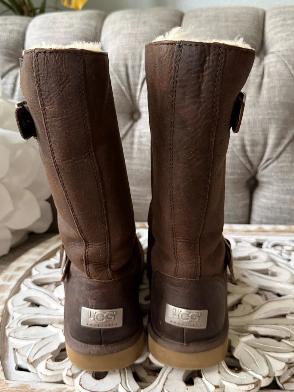 UGG Kids Chestnut Brown Leather Shearling-Trim Buckle Boots women’s 9